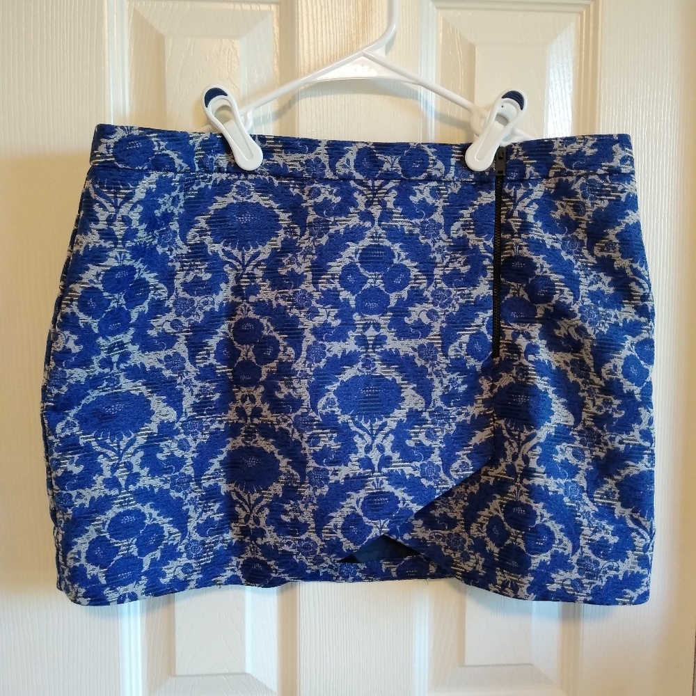 [Zara] NWOT Asymmetric Mini